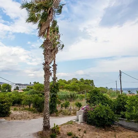 In Plaka Of Drepano Near The Beach * Mourátagas
