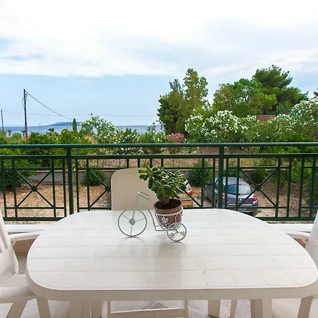 Apartment In Plaka Of Drepano Near The Beach Mourátagas
